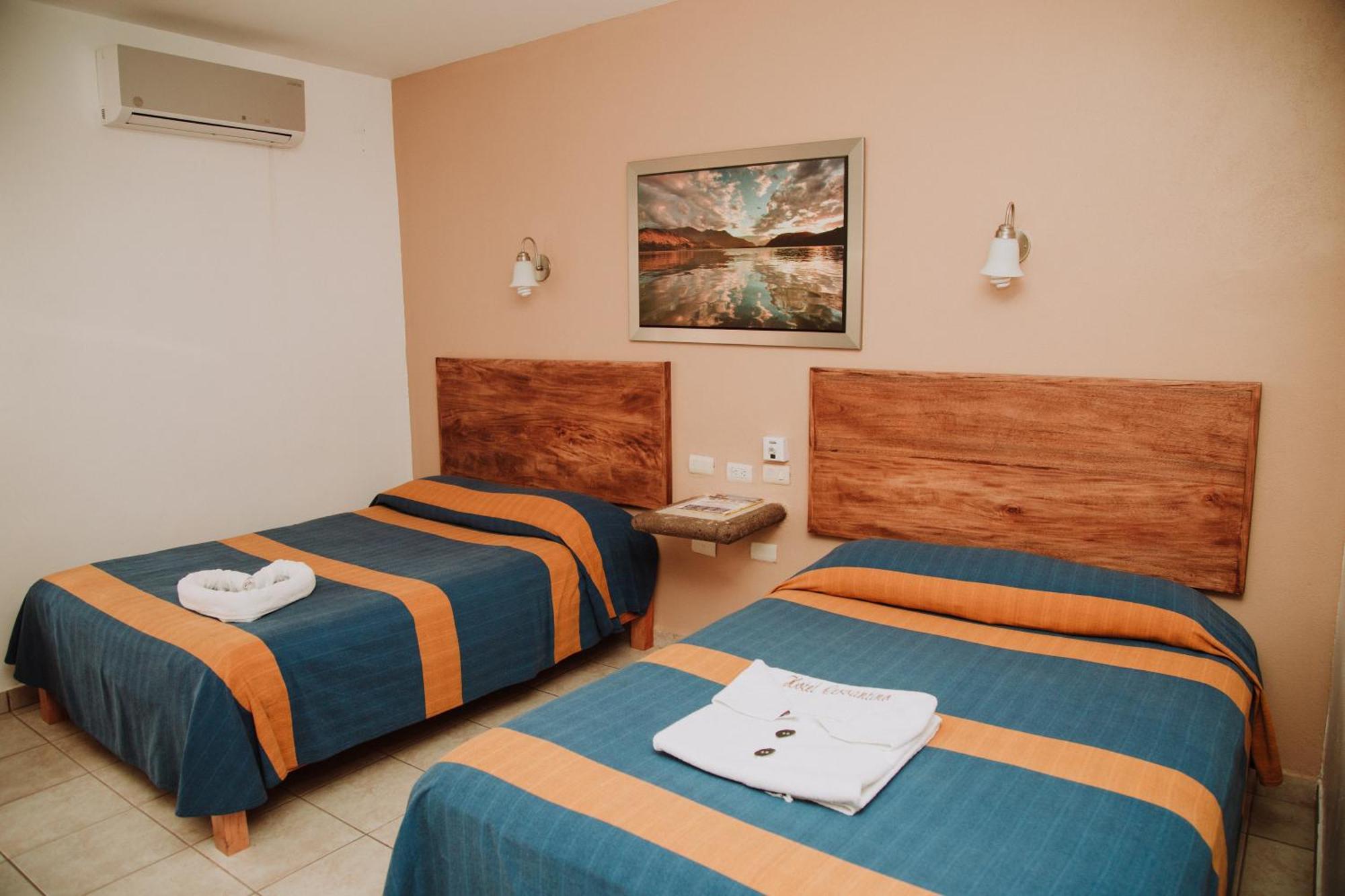 טפצ'ולה Hotel Cervantino מראה חיצוני תמונה