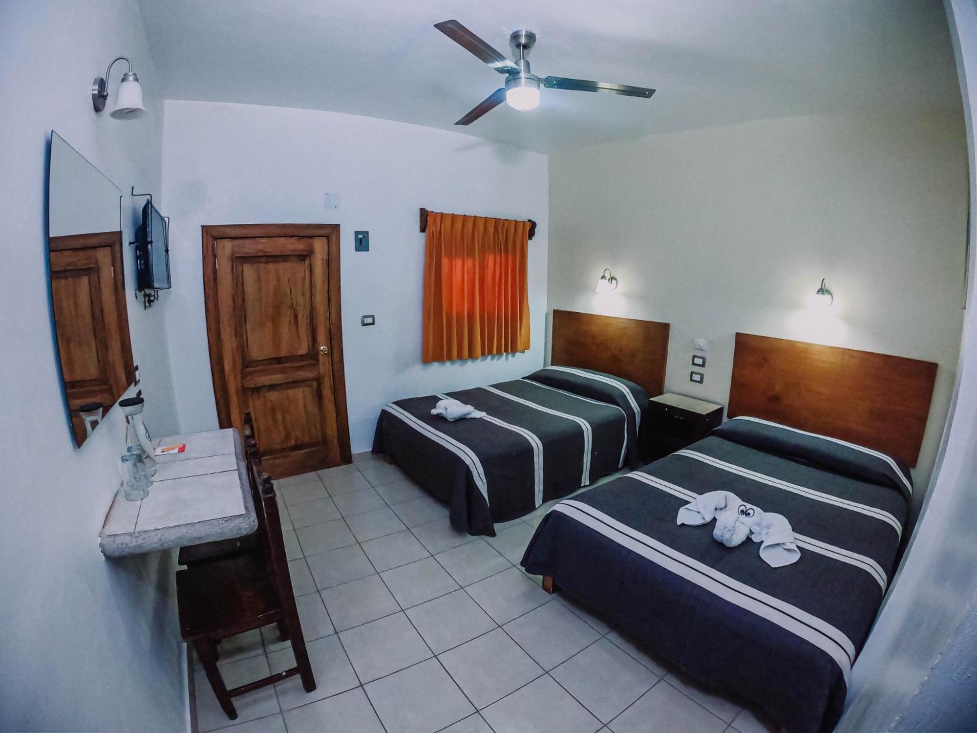 טפצ'ולה Hotel Cervantino מראה חיצוני תמונה