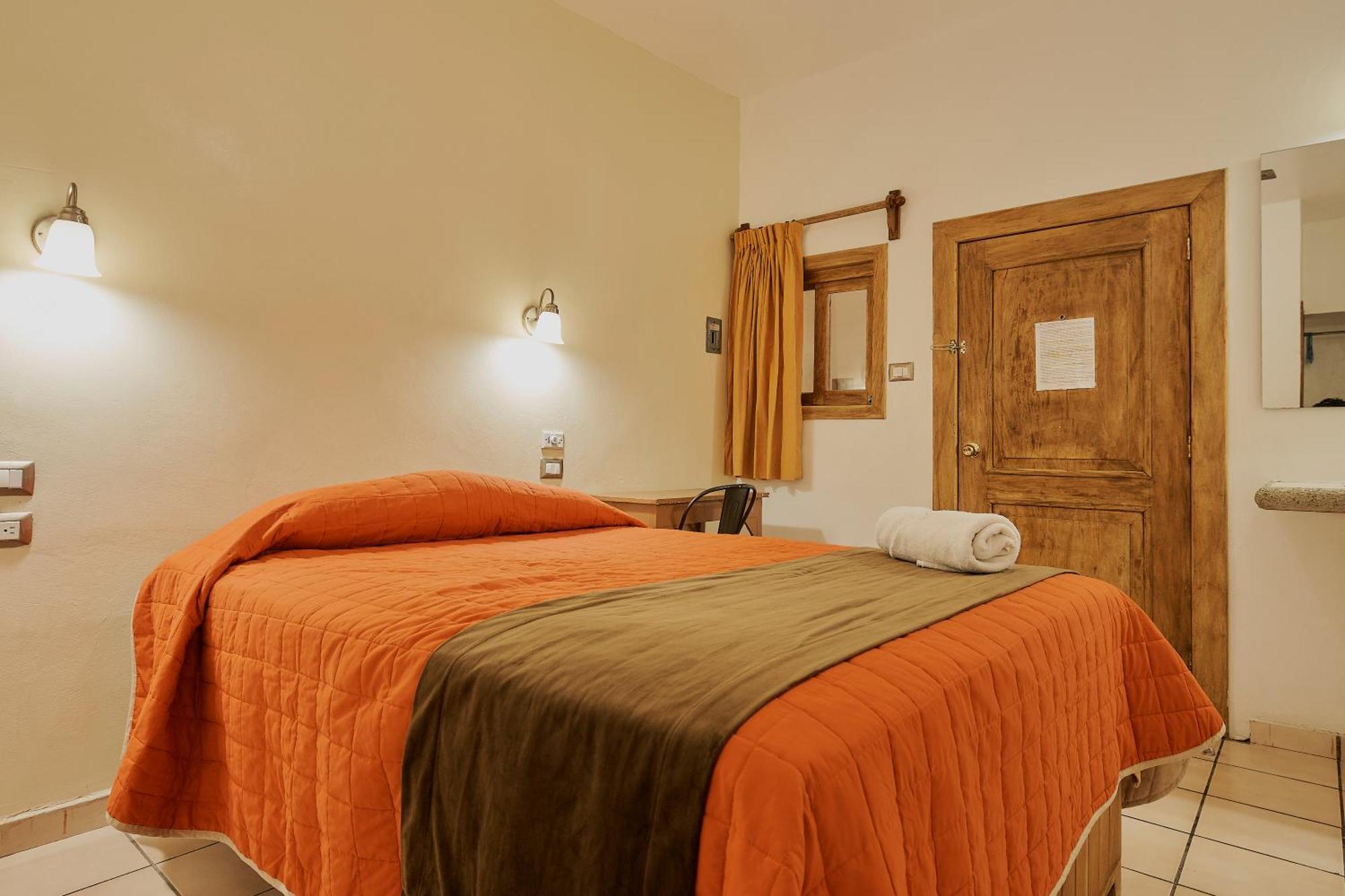 טפצ'ולה Hotel Cervantino מראה חיצוני תמונה